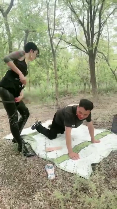 HGCN-1061 A good spanking of your slave on the ass and face will only do him good…